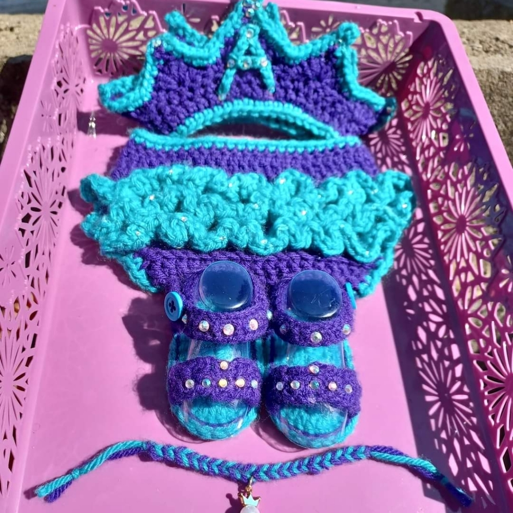 Crochet Baby photoshoot outfits. King & Queen